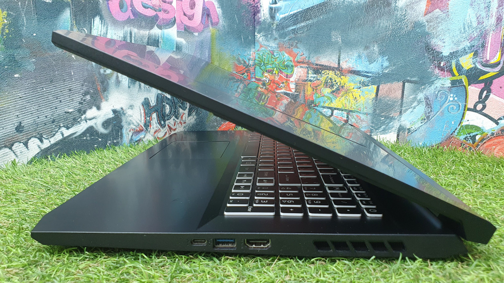 Игровой 17" Acer Ryzen7/16 Gb/RTX 3070 8 Gb/144 Hz