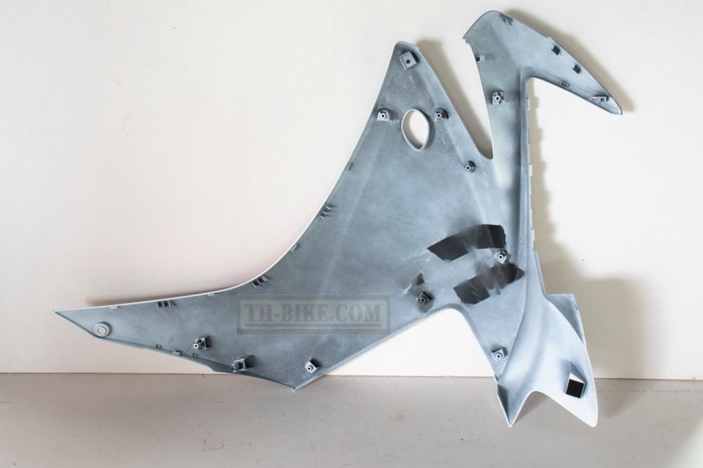 64300-MJV-D20ZA. COWL SET, R. MIDDLE (WL) *TYPE1*. Side plastic Honda CBR500 (2014-2015) Tricolor