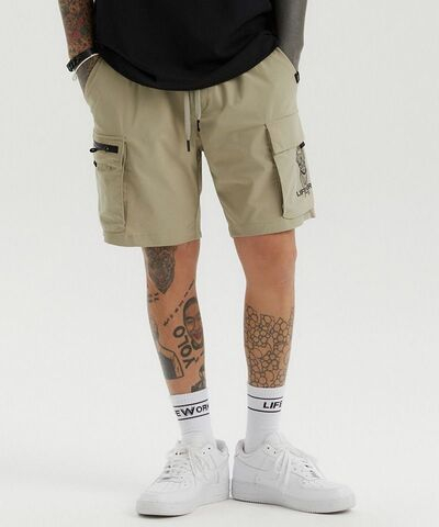 Шорты с карманами на молнии