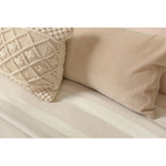 Чехол на подушку из хлопкового бархата бежевого цвета из коллекции essential, 30х50 см