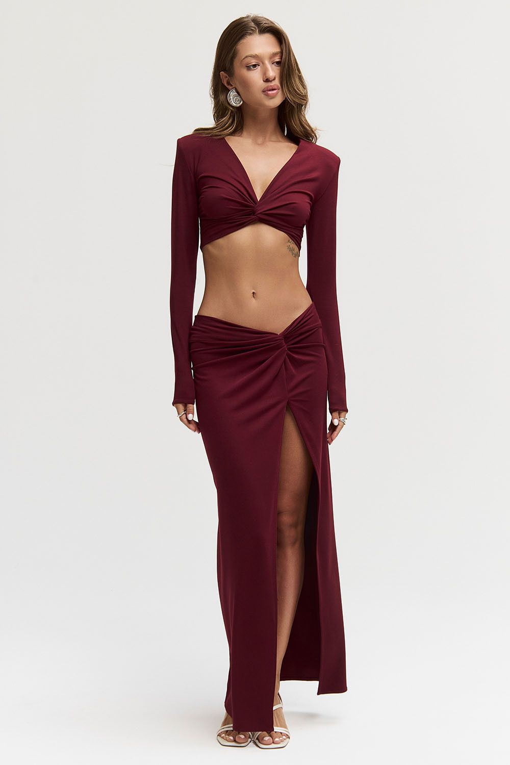 Юбка из вискозы с перекрутом цвета бордо