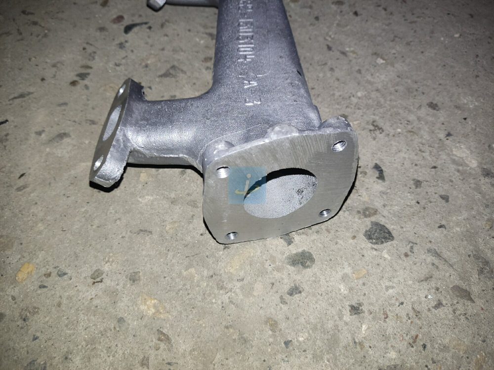 Труба водяная правая (под КЭМ) 238-1003290-Д