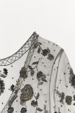 ZARA ТОП ИЗ СЕТЧАТОЙ ТКАНИ С БЛЕСТЯЩЕЙ НИТЬЮ И БУСИНАМИ, СЕРЕБРИСТЫЙ