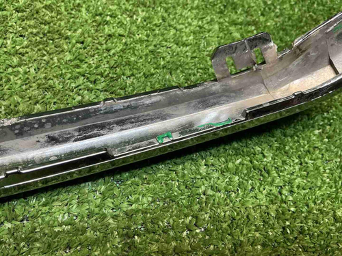 Накладка переднего бампера правая Hongqi HS5 19-нв