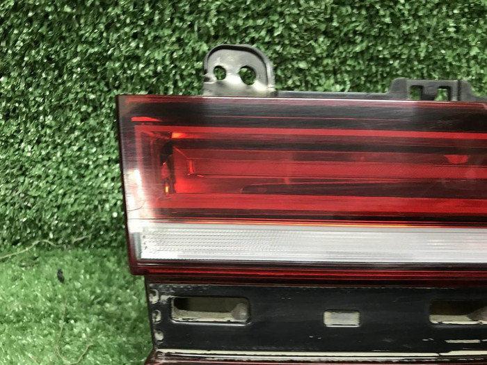 Фонарь левый внутренний Genesis GV80 (2020-2023)