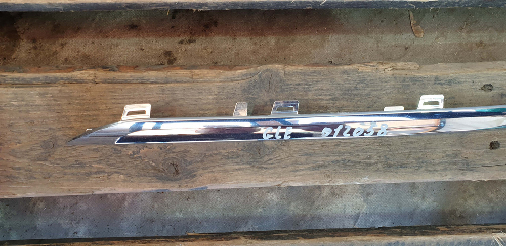 Молдинг решетки радиатора  Mercedes GLE (W166) 15-18 Б/У Оригинал A1668881585