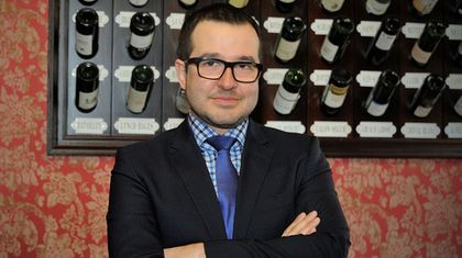 Tanınmış otel mütəxəssisi Yunis Teymurxanlı ilə görüş!