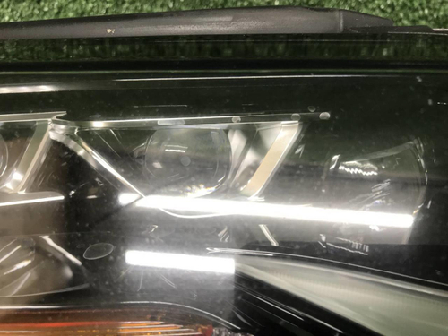 Битая Фара правая Lexus ES 7 (2018-2021) LED