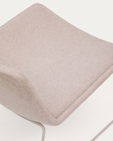 Кресло Zahara бежевого цвета и сталь в бежевой отделке