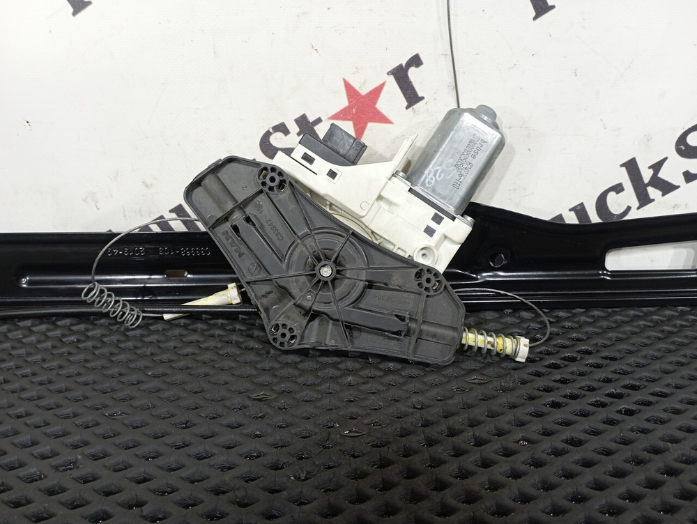 Стеклоподъёмник правый в сборе 2020г