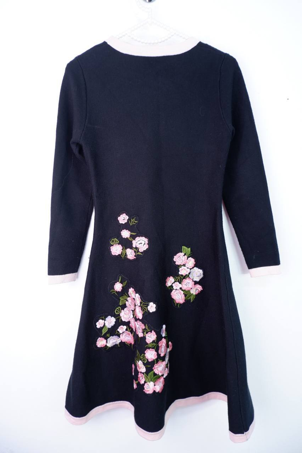 Платье шерстяное с вышивкой, маркировка М, визуально 46 размер