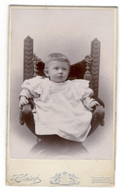 Дори Бёгнер (Dori Biogner). Фотоателье G. Heitel в Оломоуц (Австро-Венгрия). XIX в.