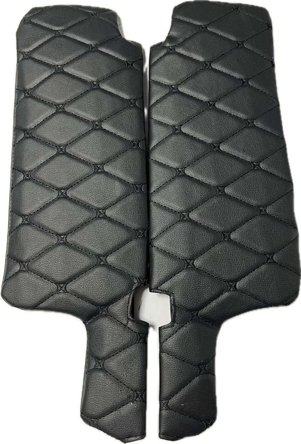 Чехлы на козырьки ВАЗ 2108, 2109, 21099, 2113, 2114, 2115 (чёрная нить Бабочка)