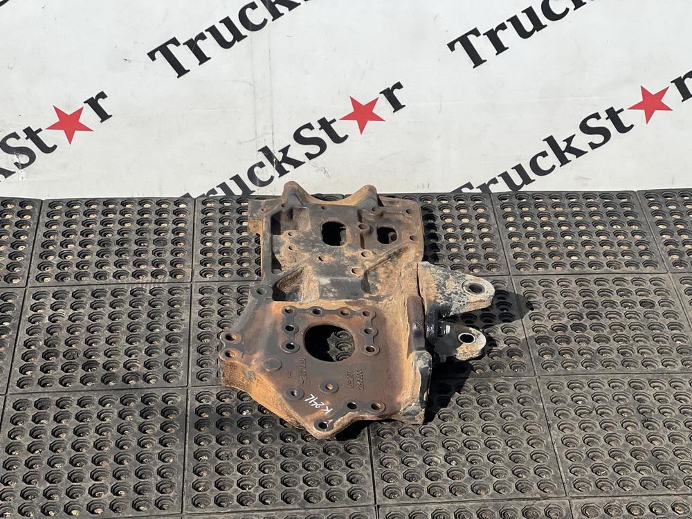 Кронштейн рессоры передней левый 2018г.