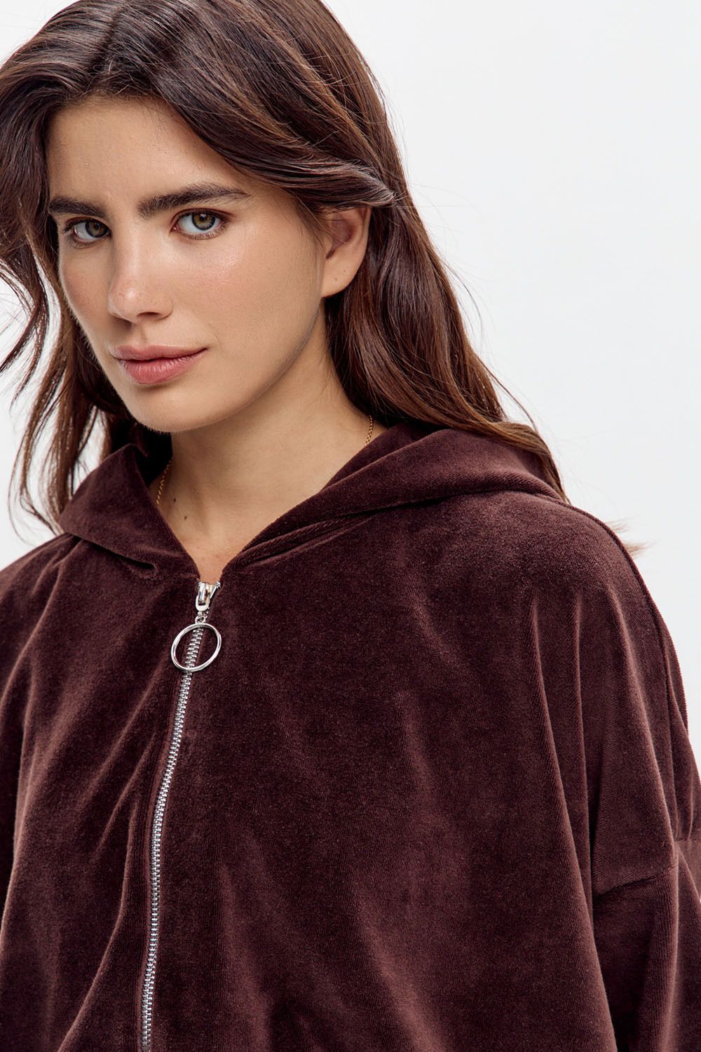 Худи на молнии из велюровой ткани шоколадного цвета