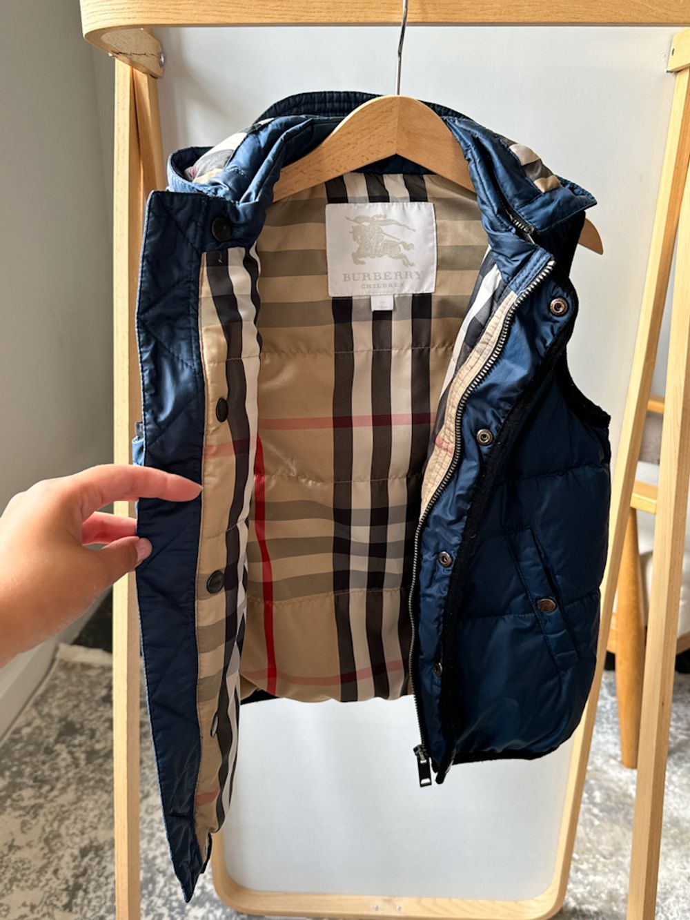 Пуховый жилет Burberry, 122