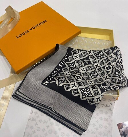 Платок Louis Vuitton