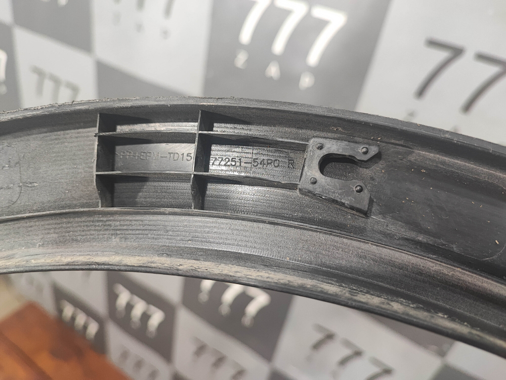 Накладка крыла заднего правого Suzuki Vitara 2 14-нв Б/У Оригинал 7725154P0