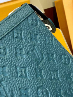 Клатч Louis Vuitton Voyage