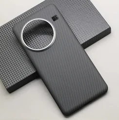Карбоновый чехол для Oneplus 13 с MagSafe черный (Black)