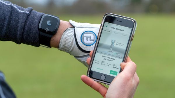 DeWiz Golf Swing также предлагает персонализацию и адаптацию к вашему индивидуальному стилю игры.