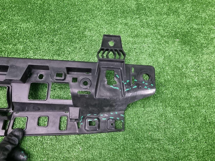 Кронштейн переднего бампера Voyah Dream (21-нв)