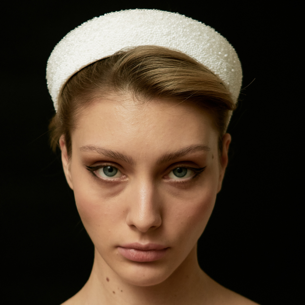 Кокошник белый полностью расшитый