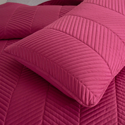 Покрывало 230x250 и 2 наволочки 50х70 Sofi De MarkO Адонис бордовое