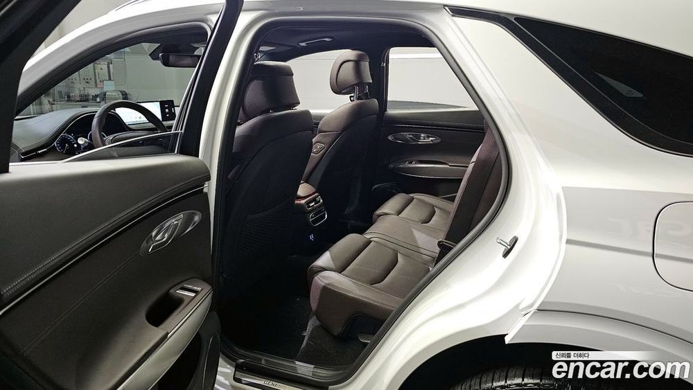 Genesis GV70 2.5T Бензин AWD (04.2023)