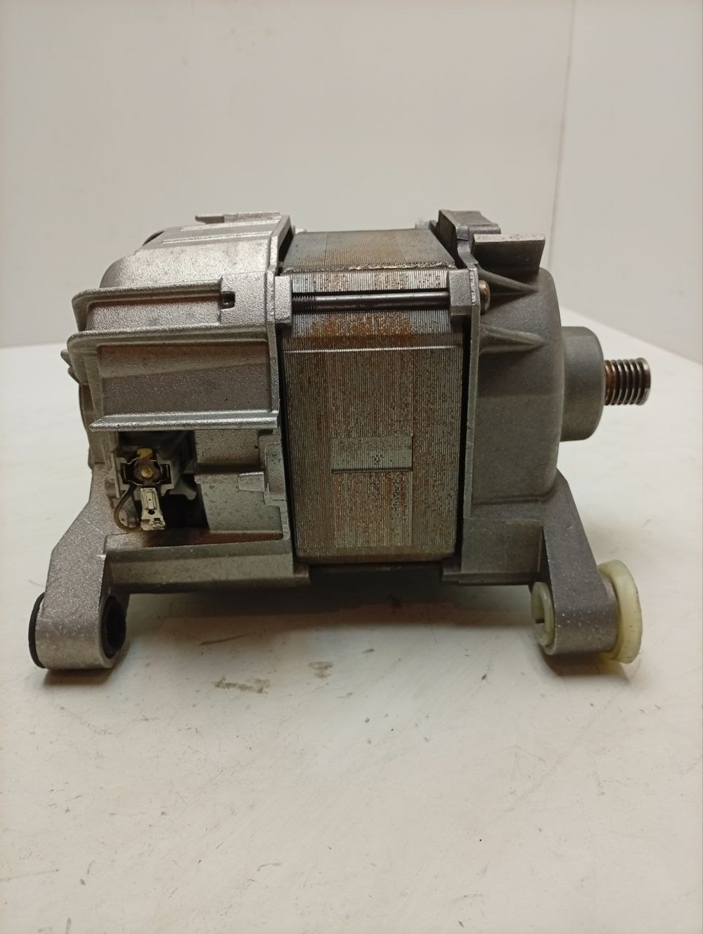 S1WTF3002A кт14 Двигатель (мотор) к стиральным машинам Bosch Siemens 141876 б/у