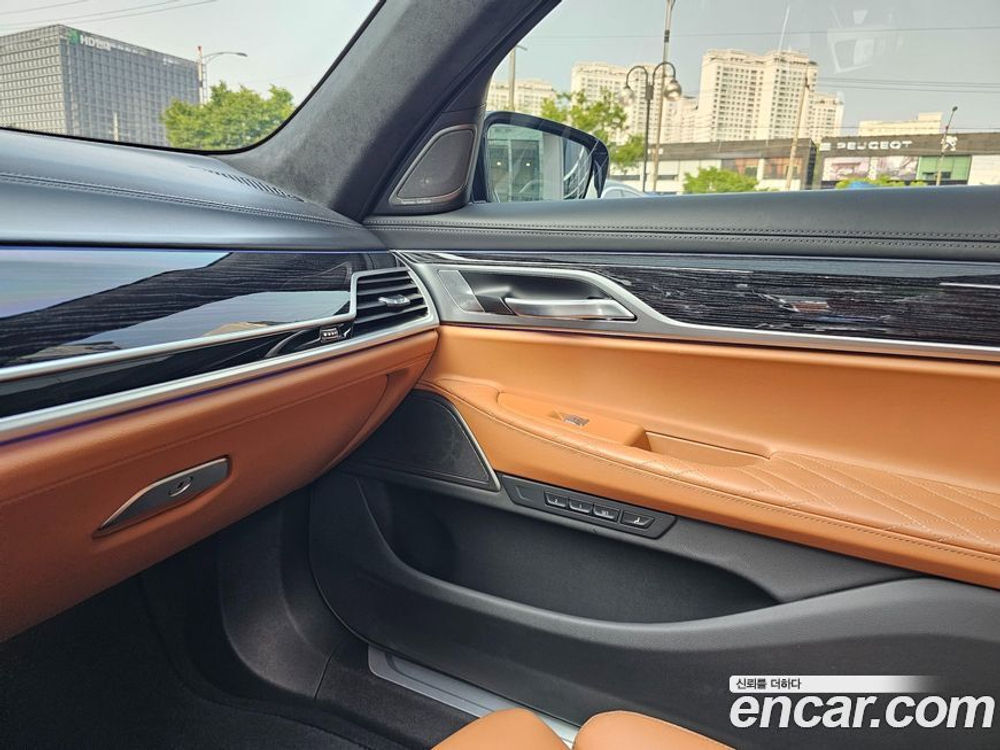 BMW 7 Series (G11) 740Li xDrive M Sports (04.2021)