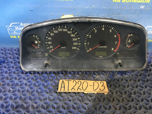 Щиток приборов TOYOTA AVENSIS 1999