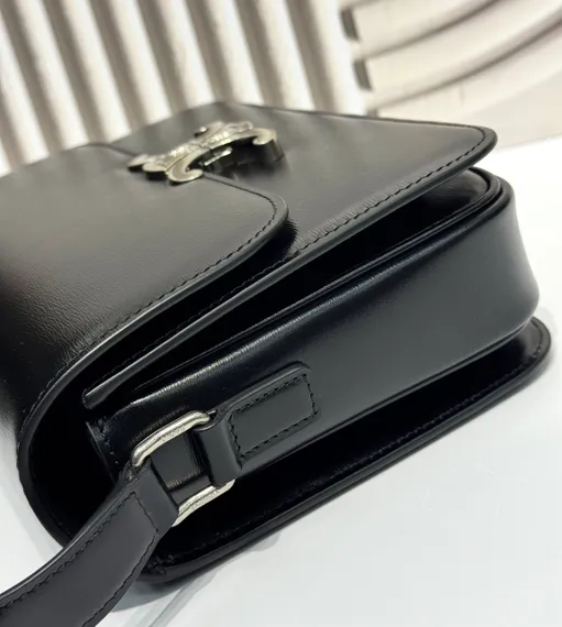 Сумки CELINE CLASSIQUE TRIOMPHE из блестящей кожи