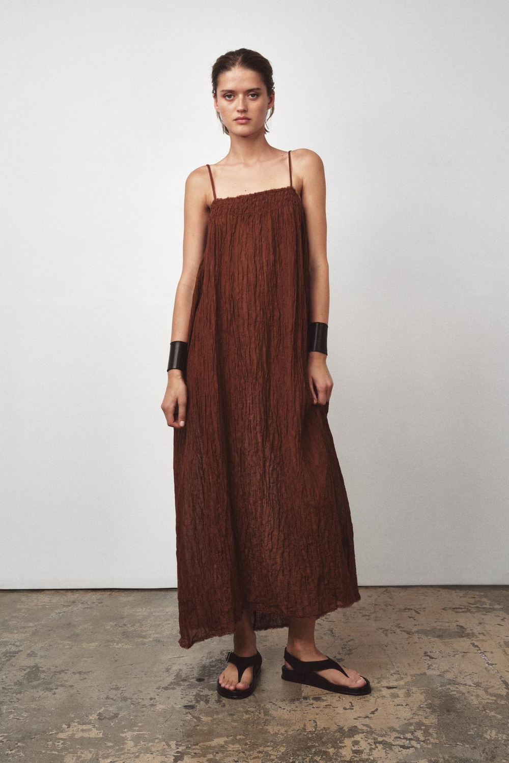 ZARA ДЛИННОЕ ПЛАТЬЕ ИЗ СМЕСОВОЙ ТКАНИ РАМИ — ZW COLLECTION, КОРИЧНЕВЫЙ