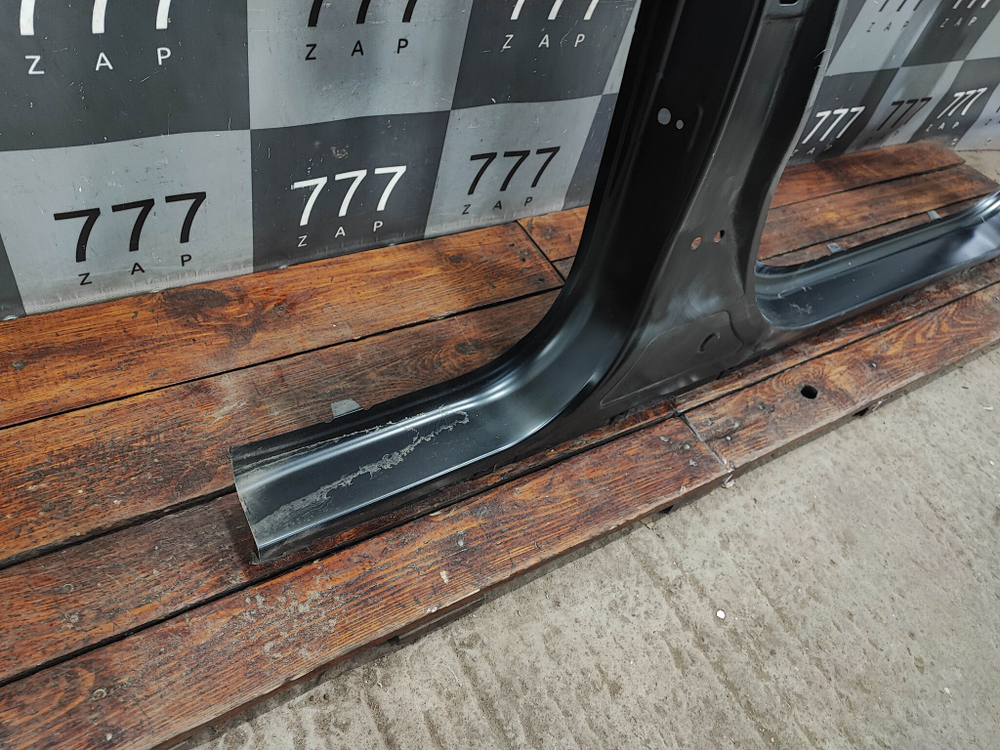 Боковина правая Changan UNI-V 22-нв Новая Оригинал C281F2702050800