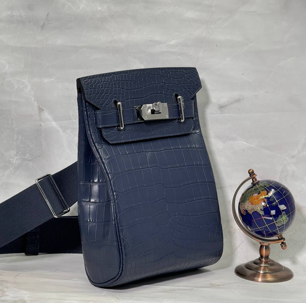 Сумка-слинг Hermes из кожи крокодила