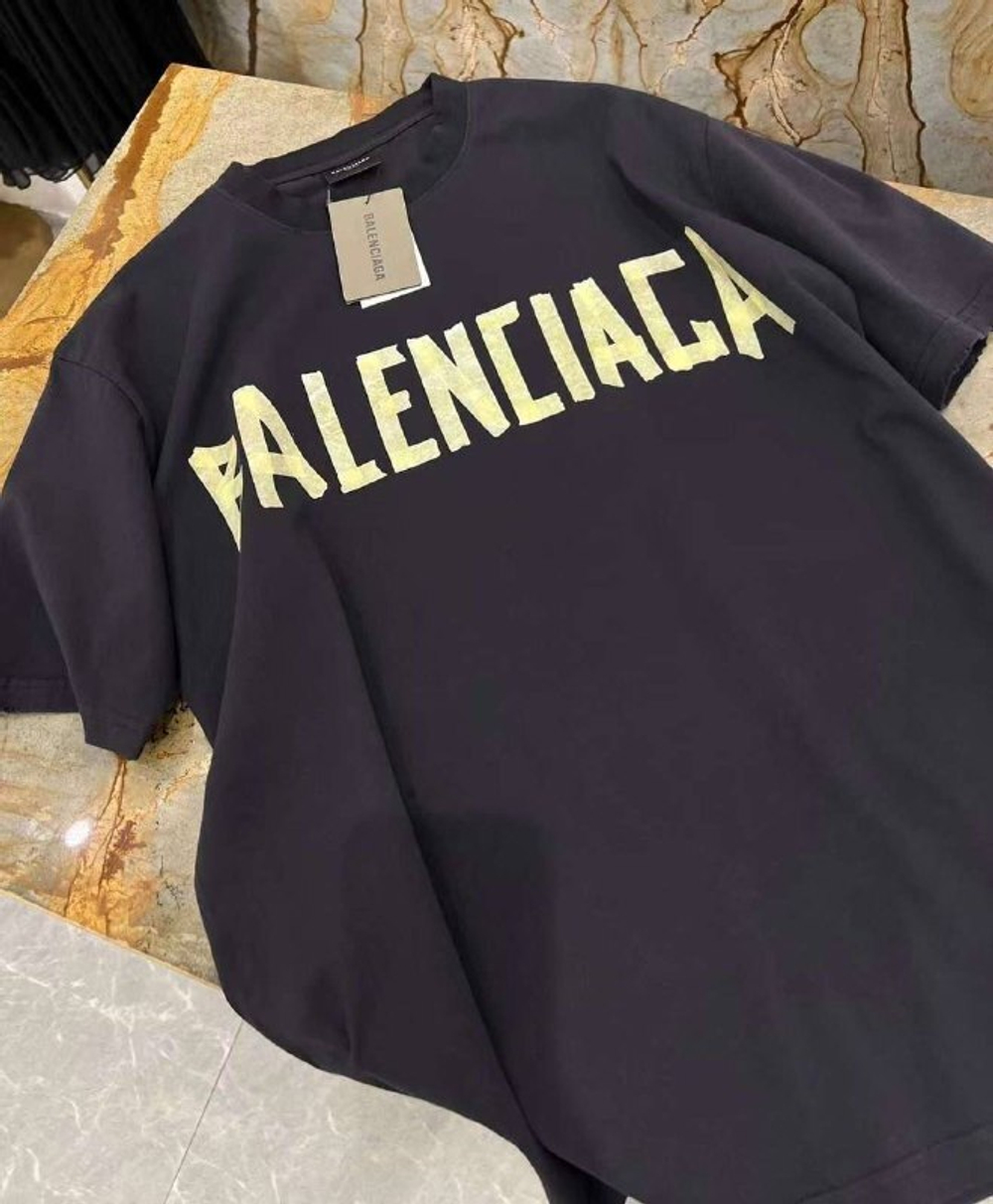 Футболка Balenciaga