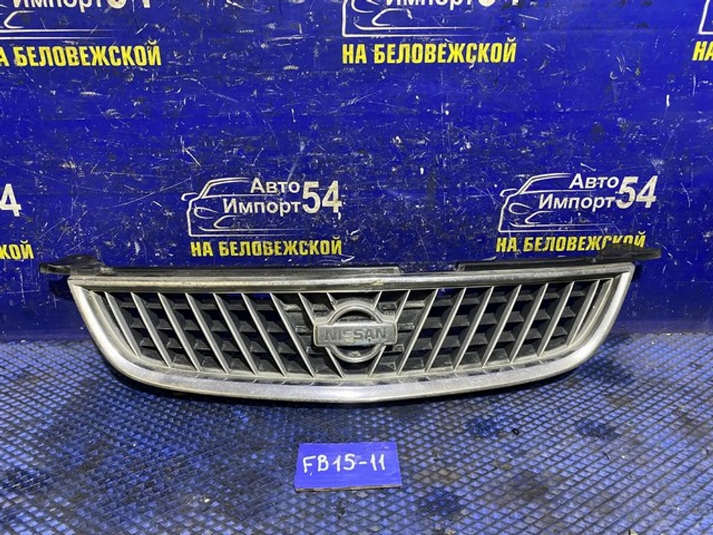 Решетка радиатора NISSAN SUNNY 2000