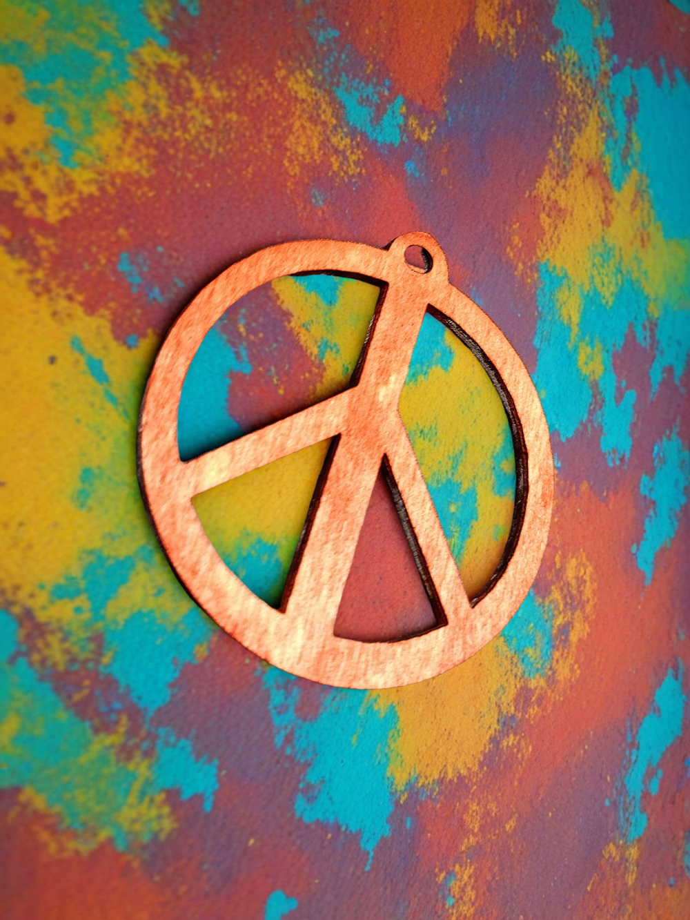 Кулон Пацифик. Материал дерево. Диаметр 5 см. Шнурок в комплекте 50 см.