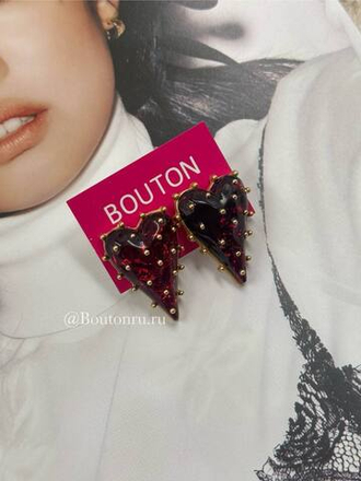 Серьги гвоздики в форме сердца красные