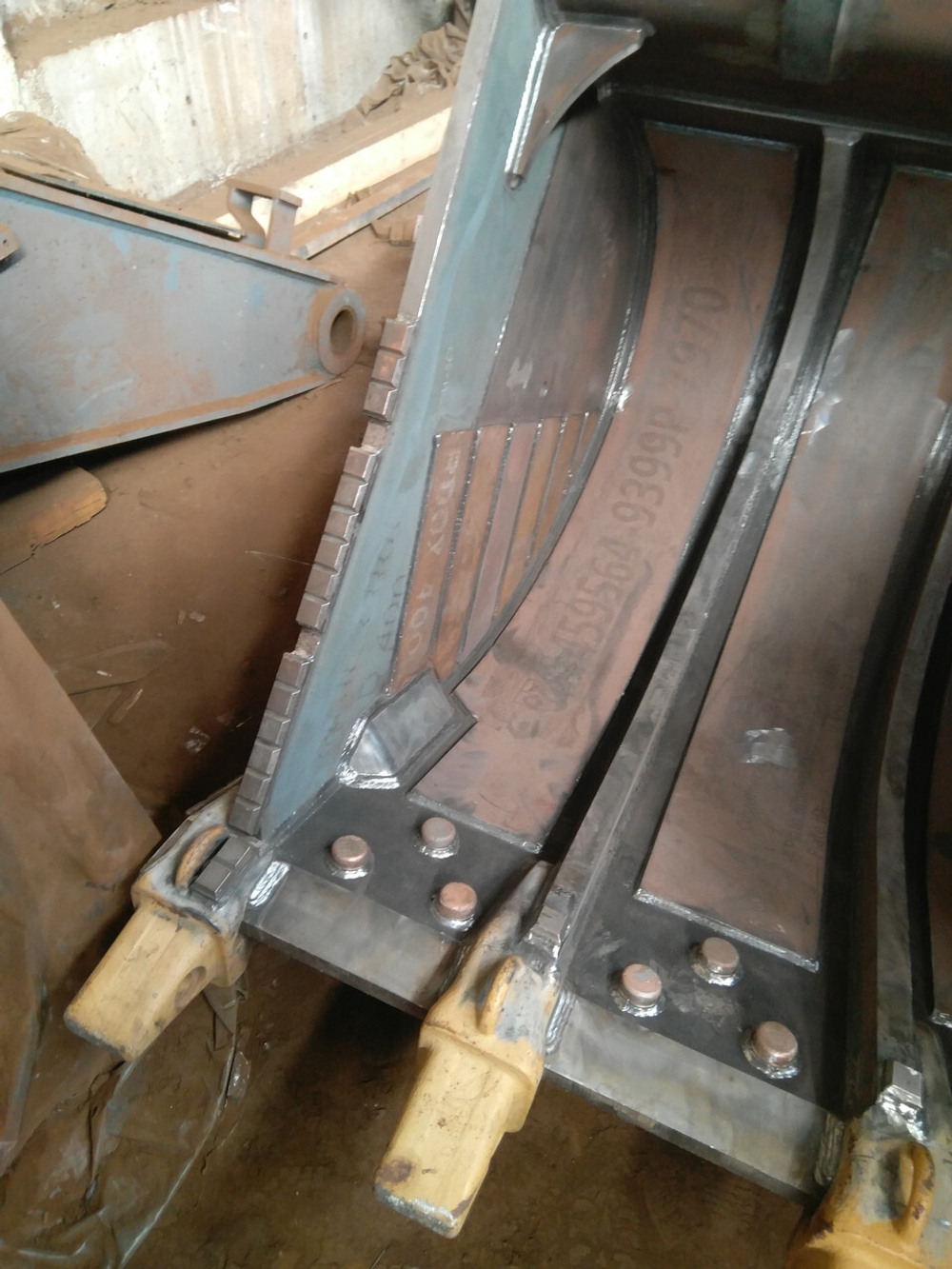 Элемент защиты ковша (плитка) из БХЧ 40*240 мм