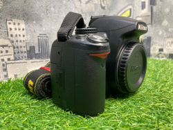 Nikon D3000 22.200 кадров