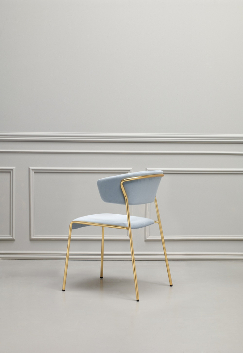Кресло с обивкой Scab Design Lisa, сатинированная латунь, голубой