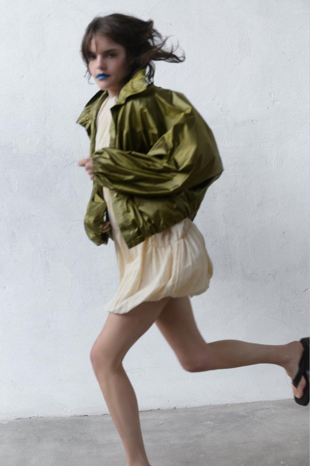 ZARA НЕЙЛОНОВАЯ КУРТКА ОВЕРСАЙЗ, НАСЫЩЕННЫЙ ЗЕЛЕНЫЙ