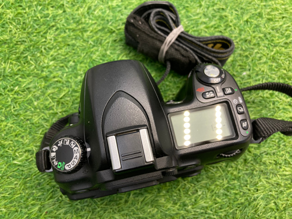 Nikon D80 (Заклинил затвор)