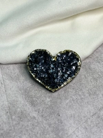 Брошь сердце из эпоксидной смолы