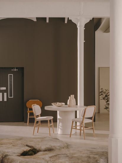 Aiguablava Круглый стол из белого цемента Ø 90 см