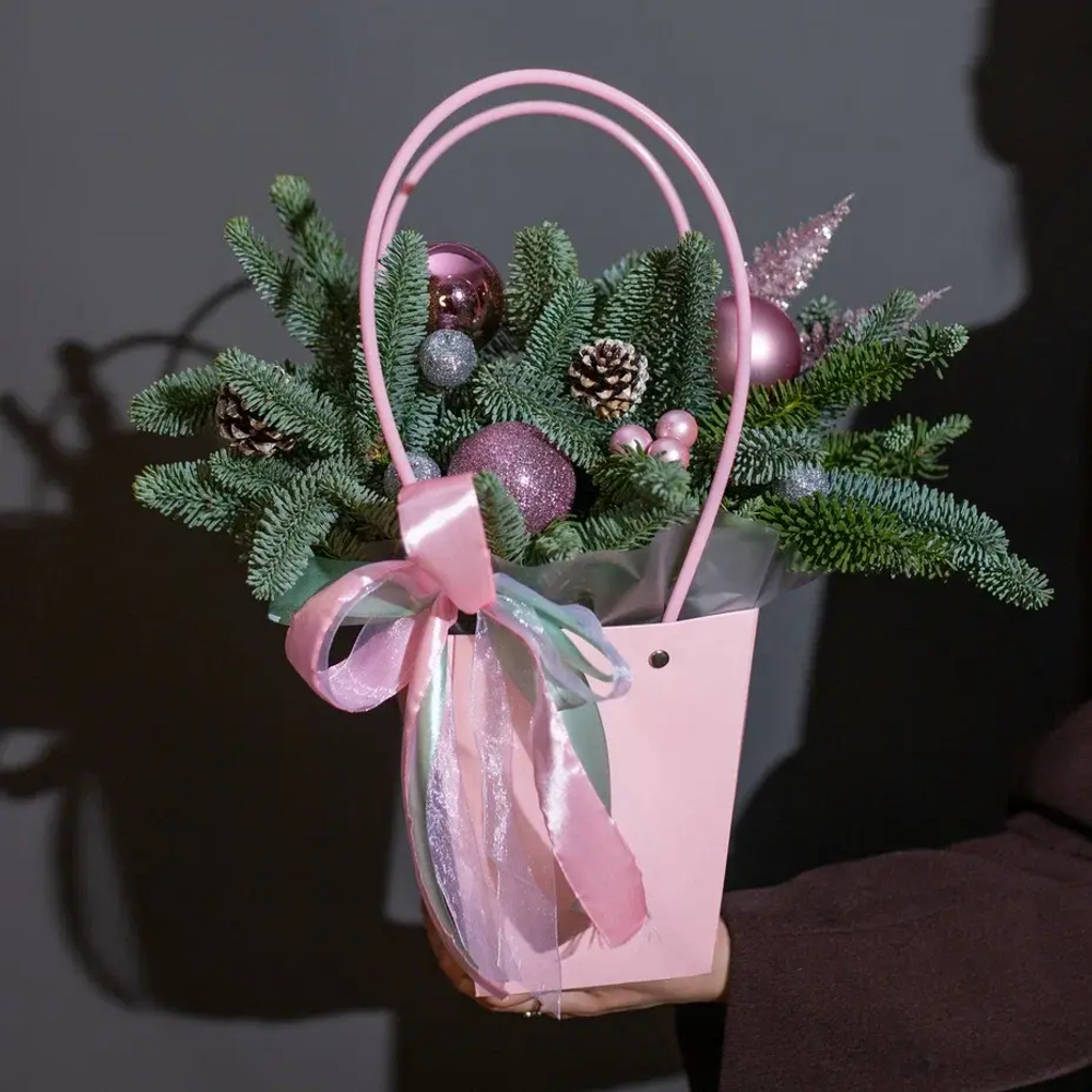 Новогодняя композиция Елка в сумке (пудра)