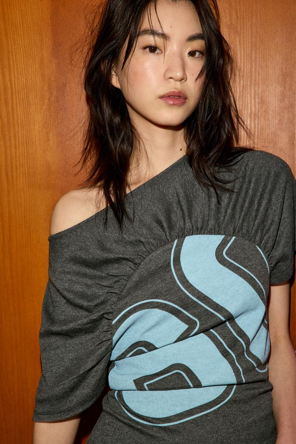 ZARA ФУТБОЛКА С НОМЕРОМ И СБОРКАМИ, СЕРЫЙ