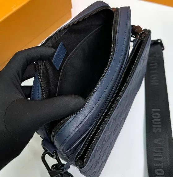 Сумку-мессенджер Louis Vuitton Trio, синий